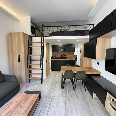 Elegant With Mezzanine, Center Appartement *