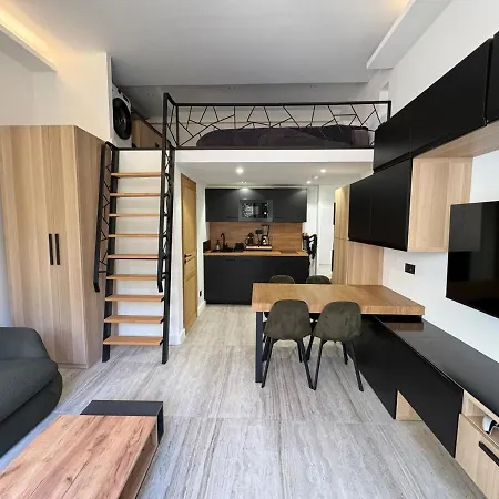 Apartment Elegant With Mezzanine, Center